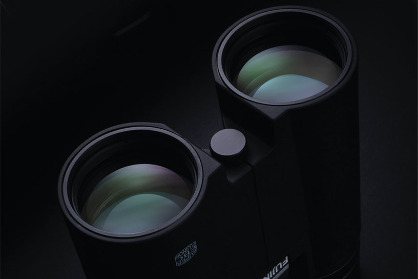 [photo] Up-close lenses of Hyper-Clarity Series binoculars