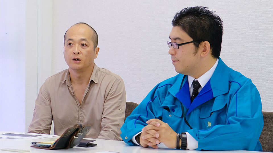 [photo] From left: Sakai (Designer), Kakinuma (Optic engineer) during a Fujifilm presentation