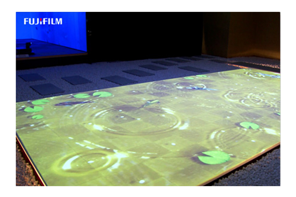 [photo] A projection image on a flow